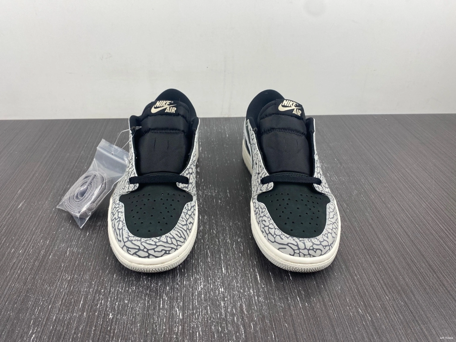 Retro CZ0790-001 Jordan Cement Black 1 OG Low - 0414